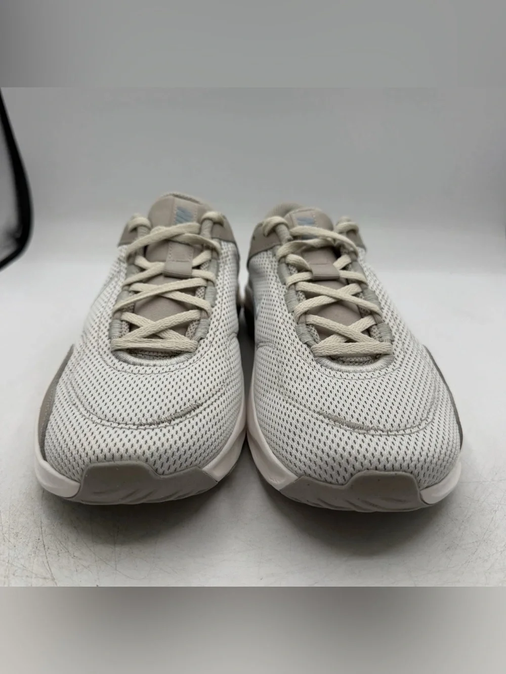 Nike Legend Essential 3 Next Nature Pure Platinum Silver DM1119-008 Womens Sz 9